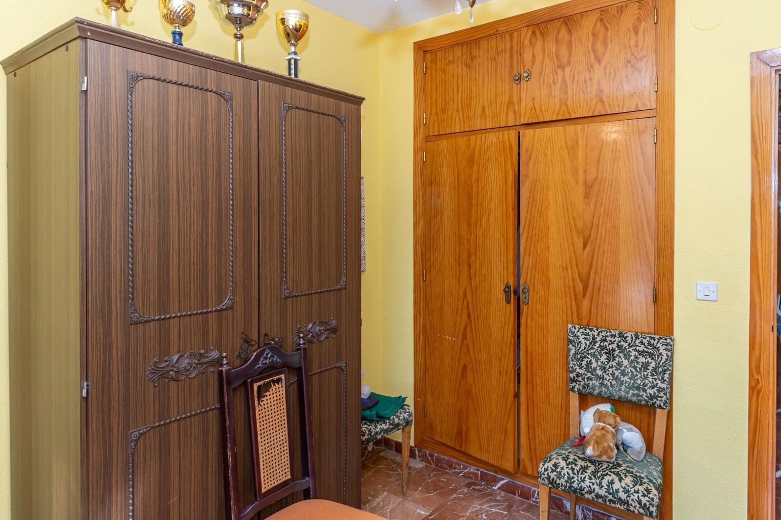 6 Zimmer Reihenhaus zu verkaufen in Guadix mit Garage - 250.000 € (Ref: 9983044)