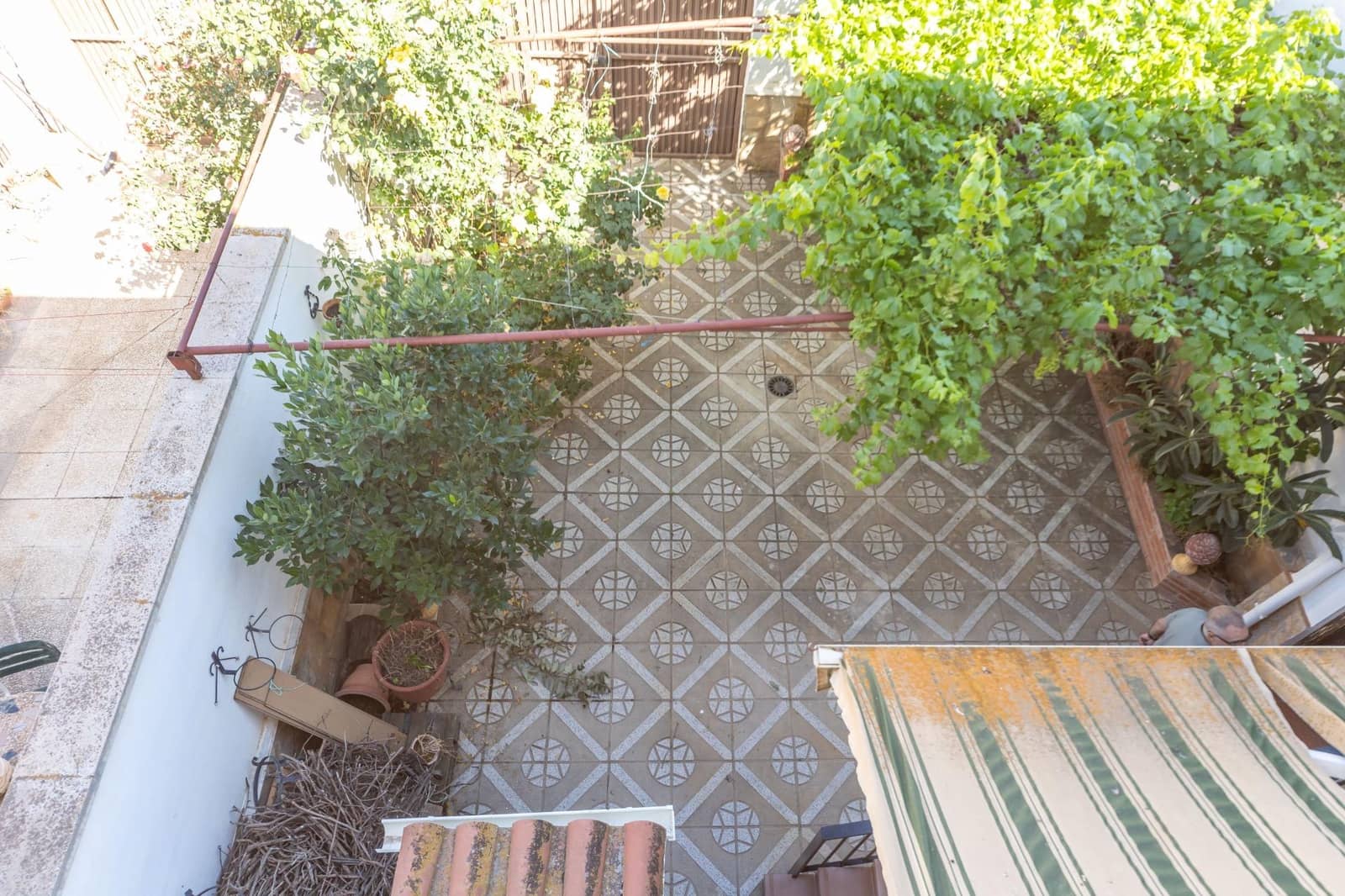 6 Zimmer Reihenhaus zu verkaufen in Guadix mit Garage - 250.000 € (Ref: 9983044)