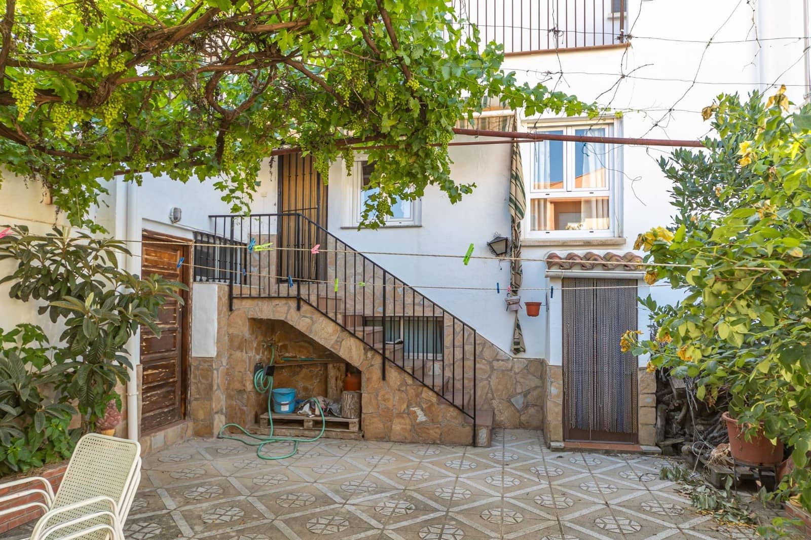 6 Zimmer Reihenhaus zu verkaufen in Guadix mit Garage - 250.000 € (Ref: 9983044)
