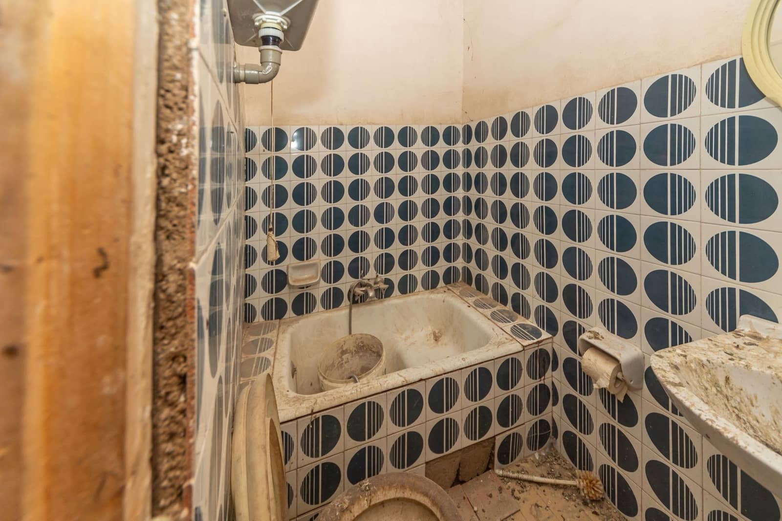 5 bedroom Terraced Villa for sale in Jerez del Marquesado with garage - € 60,000 (Ref: 9990760)