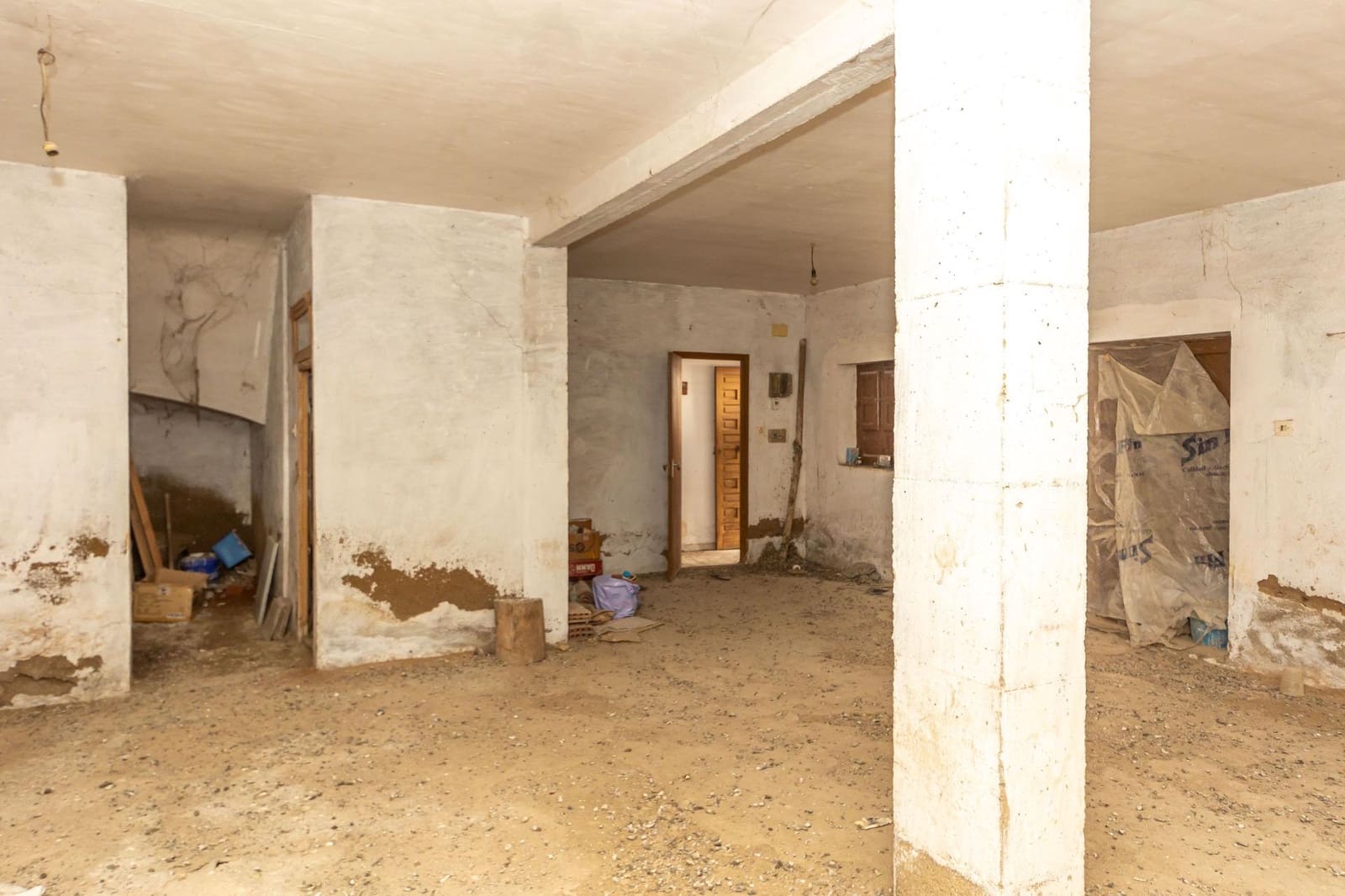 5 bedroom Terraced Villa for sale in Jerez del Marquesado with garage - € 60,000 (Ref: 9990760)