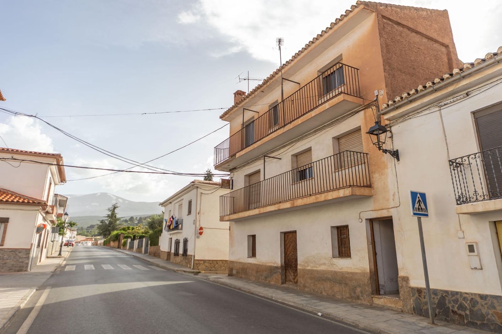 5 bedroom Terraced Villa for sale in Jerez del Marquesado with garage - € 60,000 (Ref: 9990760)
