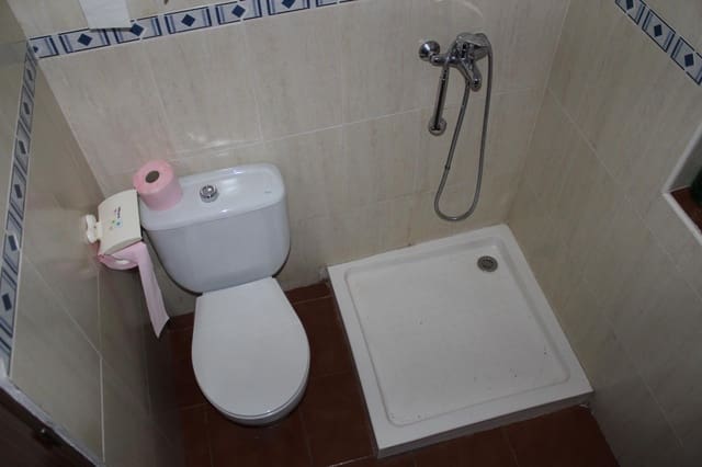 11 slaapkamer Huis te koop in Alquife - € 15.000 (Ref: 9999646)