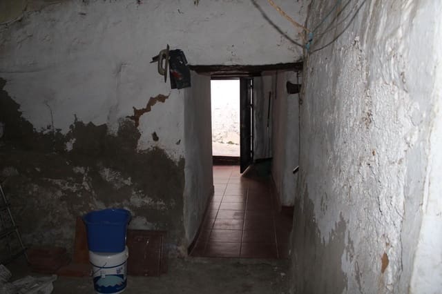 11 slaapkamer Huis te koop in Alquife - € 15.000 (Ref: 9999646)