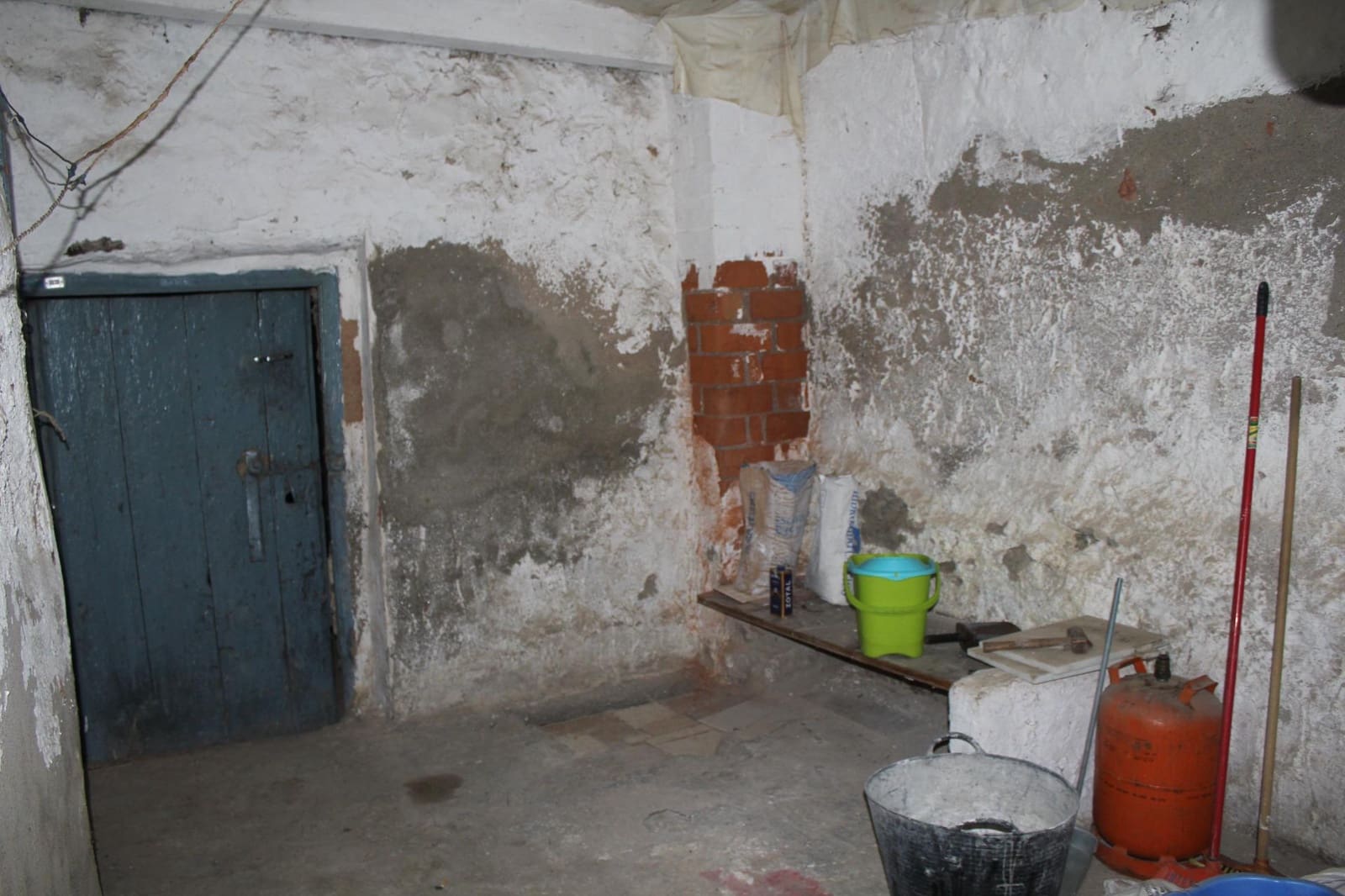 11 slaapkamer Huis te koop in Alquife - € 15.000 (Ref: 9999646)
