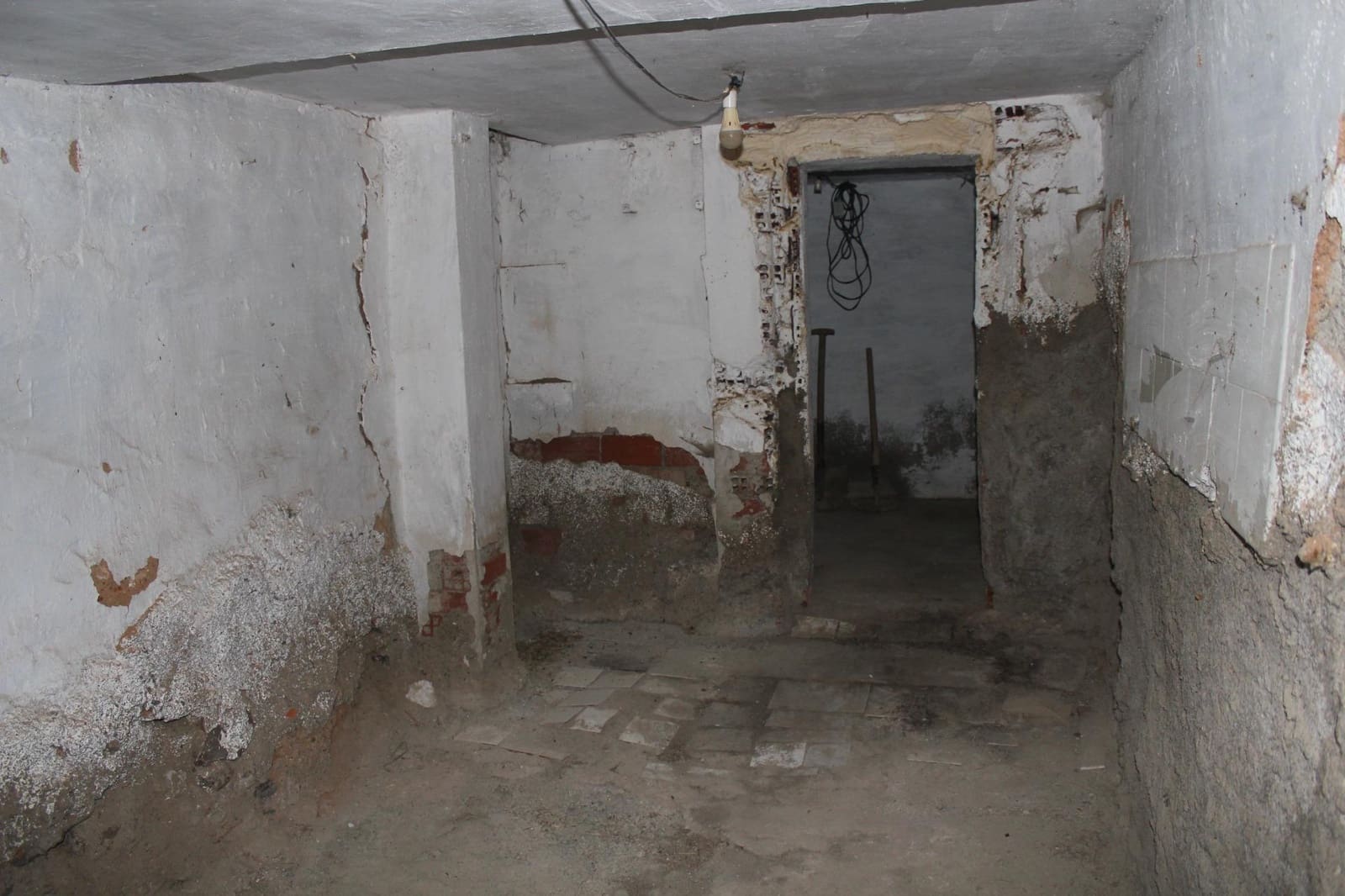11 slaapkamer Huis te koop in Alquife - € 15.000 (Ref: 9999646)