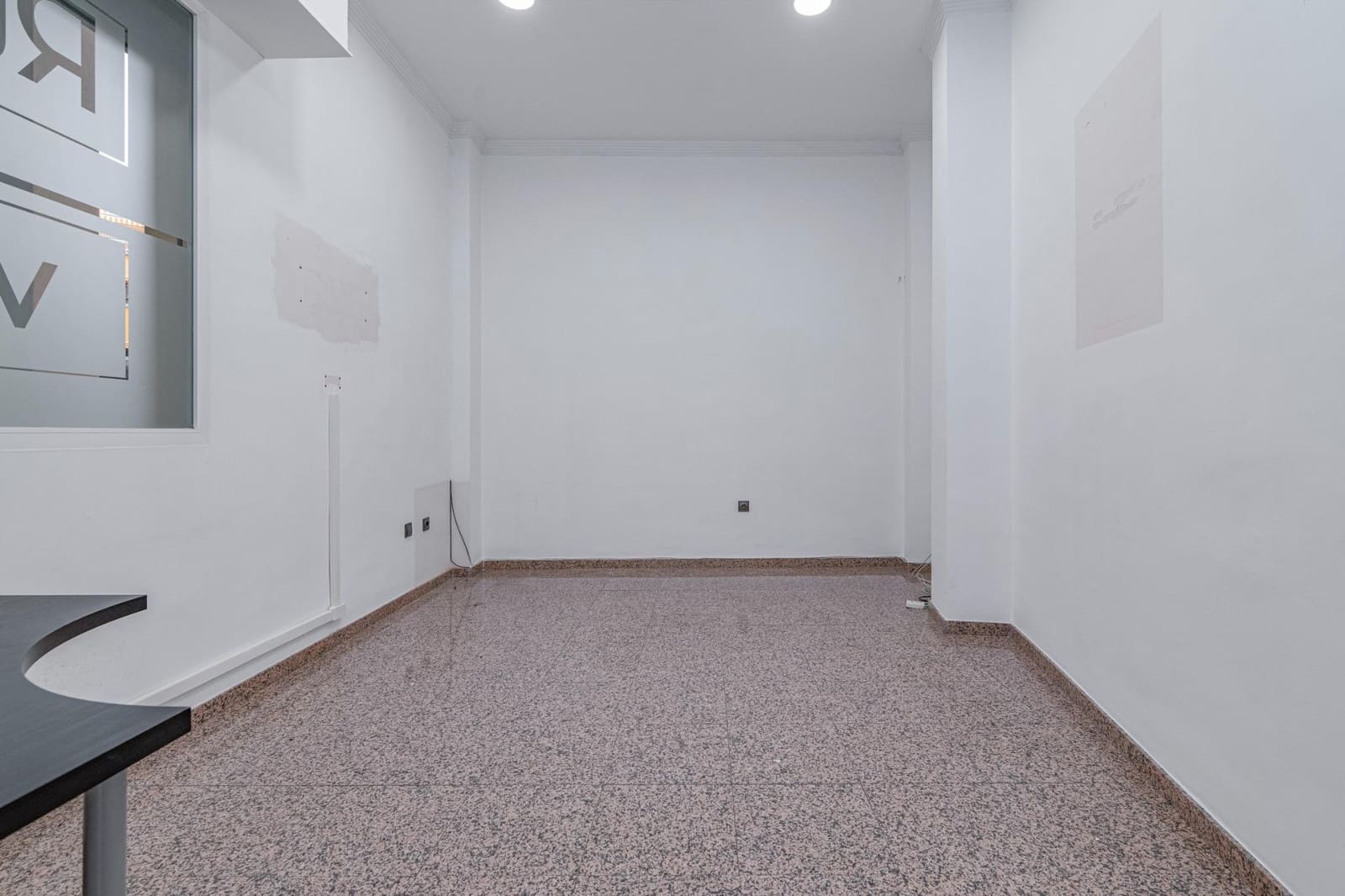 Commercial for sale in Ogijares - € 82,000 (Ref: 10013945)