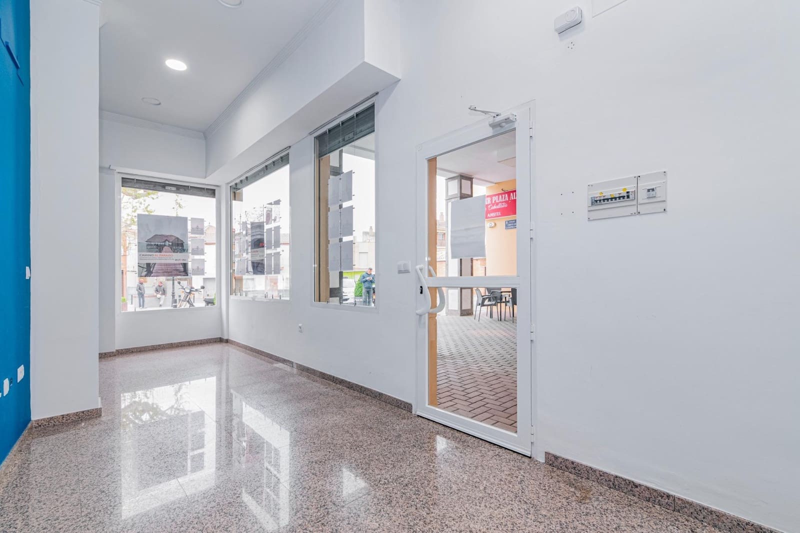 Commercial for sale in Ogijares - € 82,000 (Ref: 10013945)