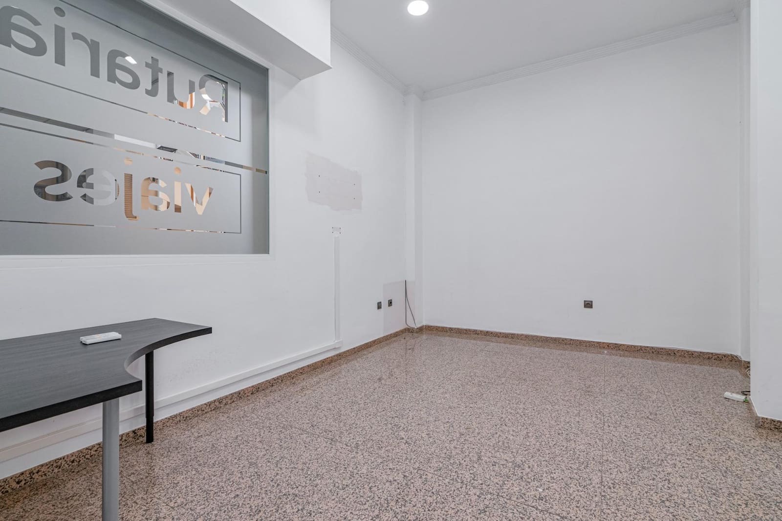 Commercial for sale in Ogijares - € 82,000 (Ref: 10013945)