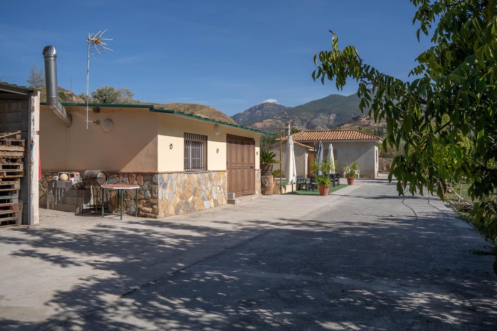 Finca/Country House for sale in Huetor Vega with pool garage - € 230,000 (Ref: 10013947)