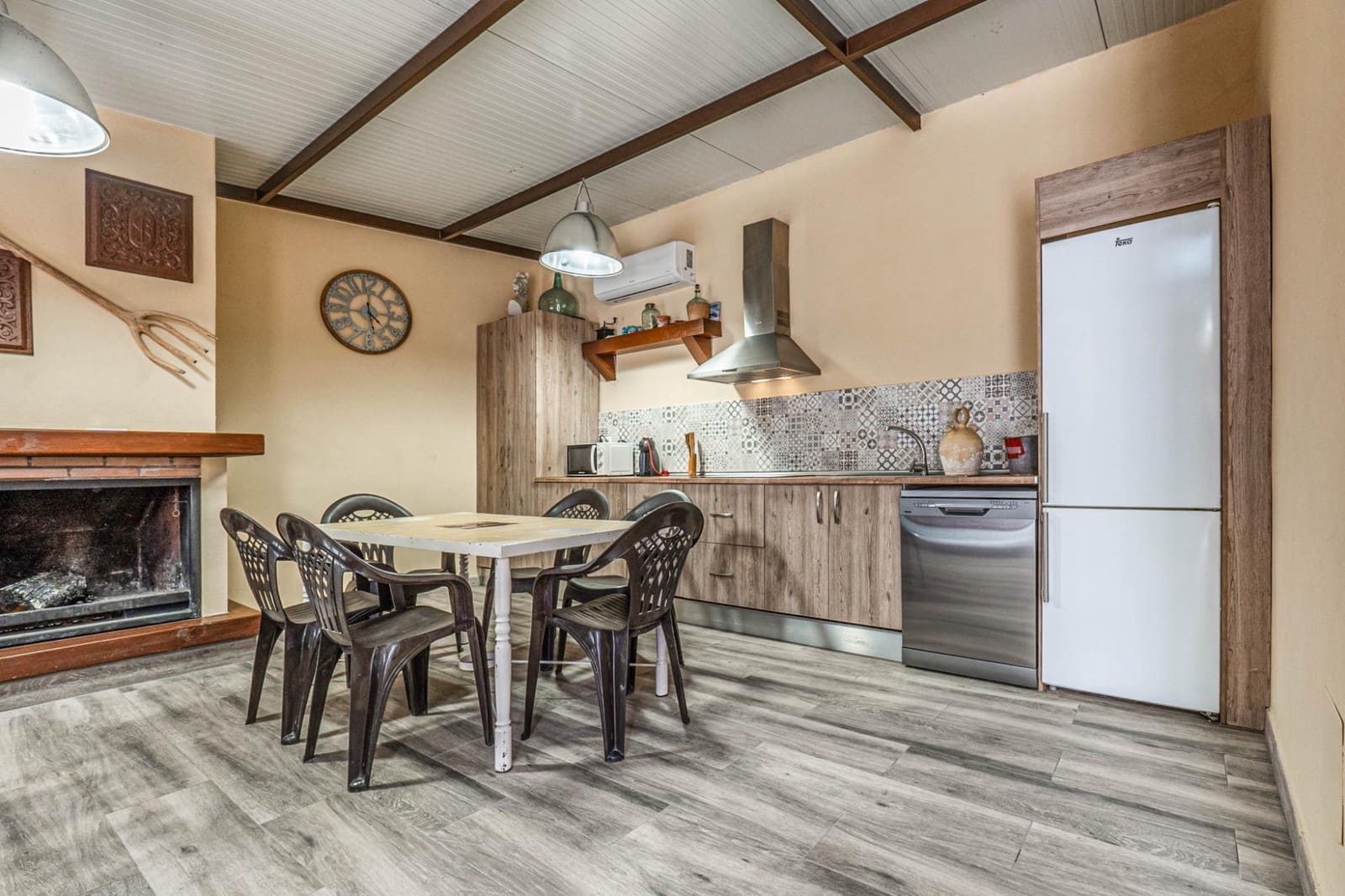 Finca/Country House for sale in Huetor Vega with pool garage - € 230,000 (Ref: 10013947)