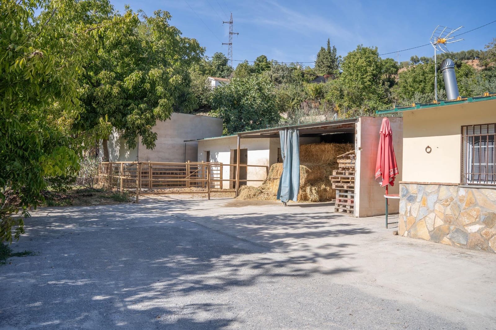 Finca/Country House for sale in Huetor Vega with pool garage - € 230,000 (Ref: 10013947)