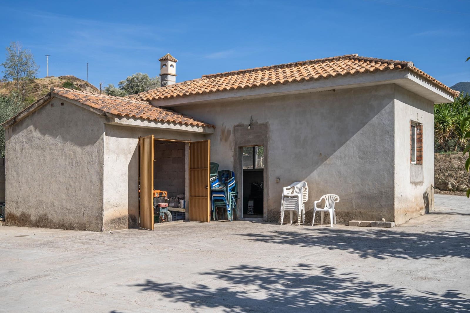 Finca/Country House for sale in Huetor Vega with pool garage - € 230,000 (Ref: 10013947)
