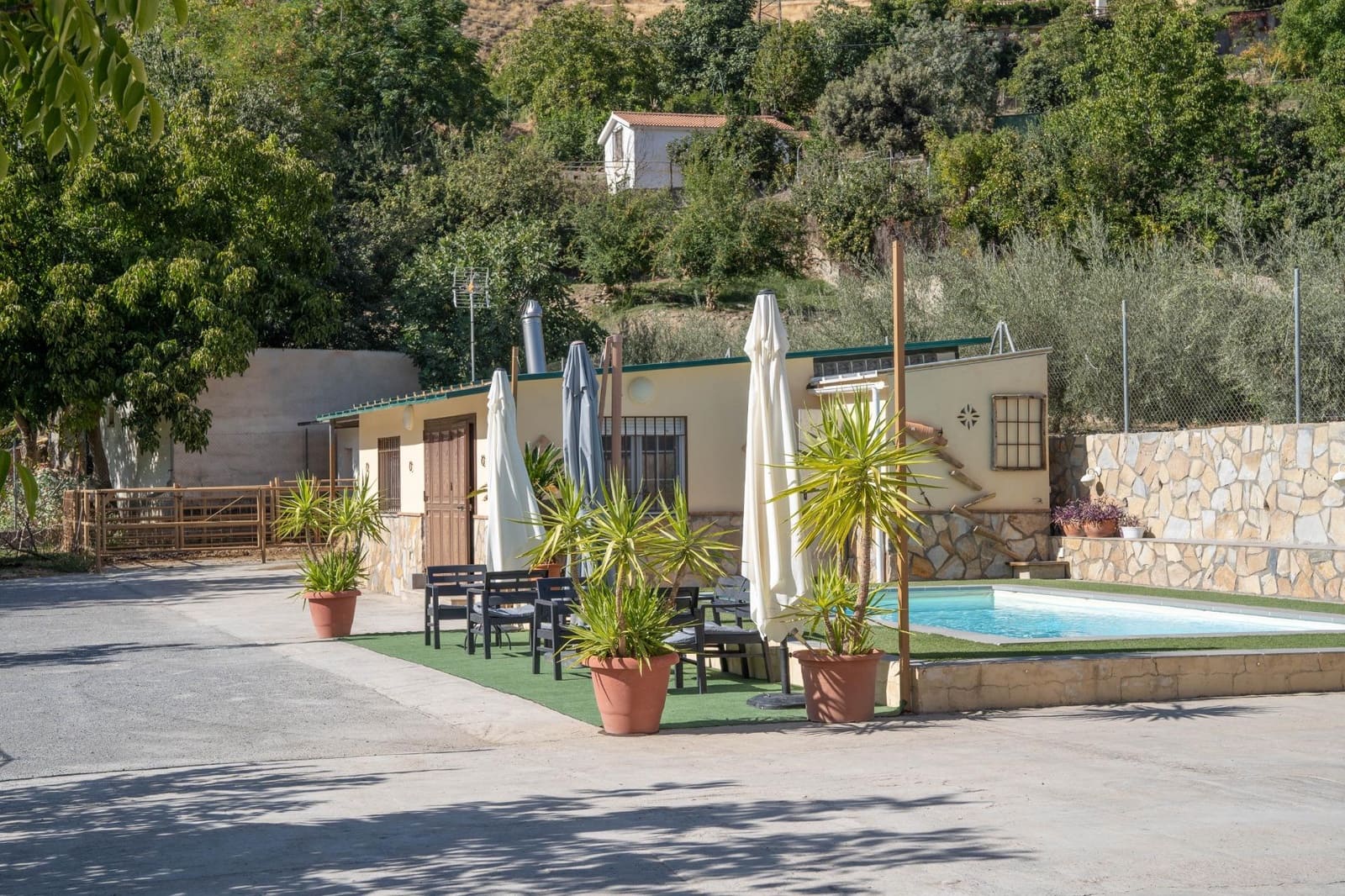 Finca/Country House for sale in Huetor Vega with pool garage - € 230,000 (Ref: 10013947)