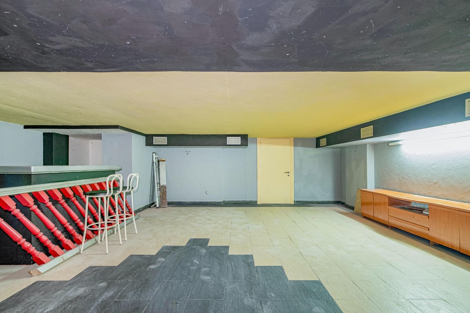 Gewerbe zu verkaufen in Cenes de la Vega - 234.000 € (Ref: 10013950)