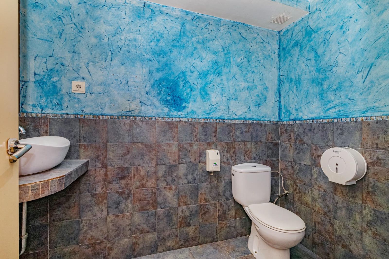 Gewerbe zu verkaufen in Cenes de la Vega - 234.000 € (Ref: 10013950)