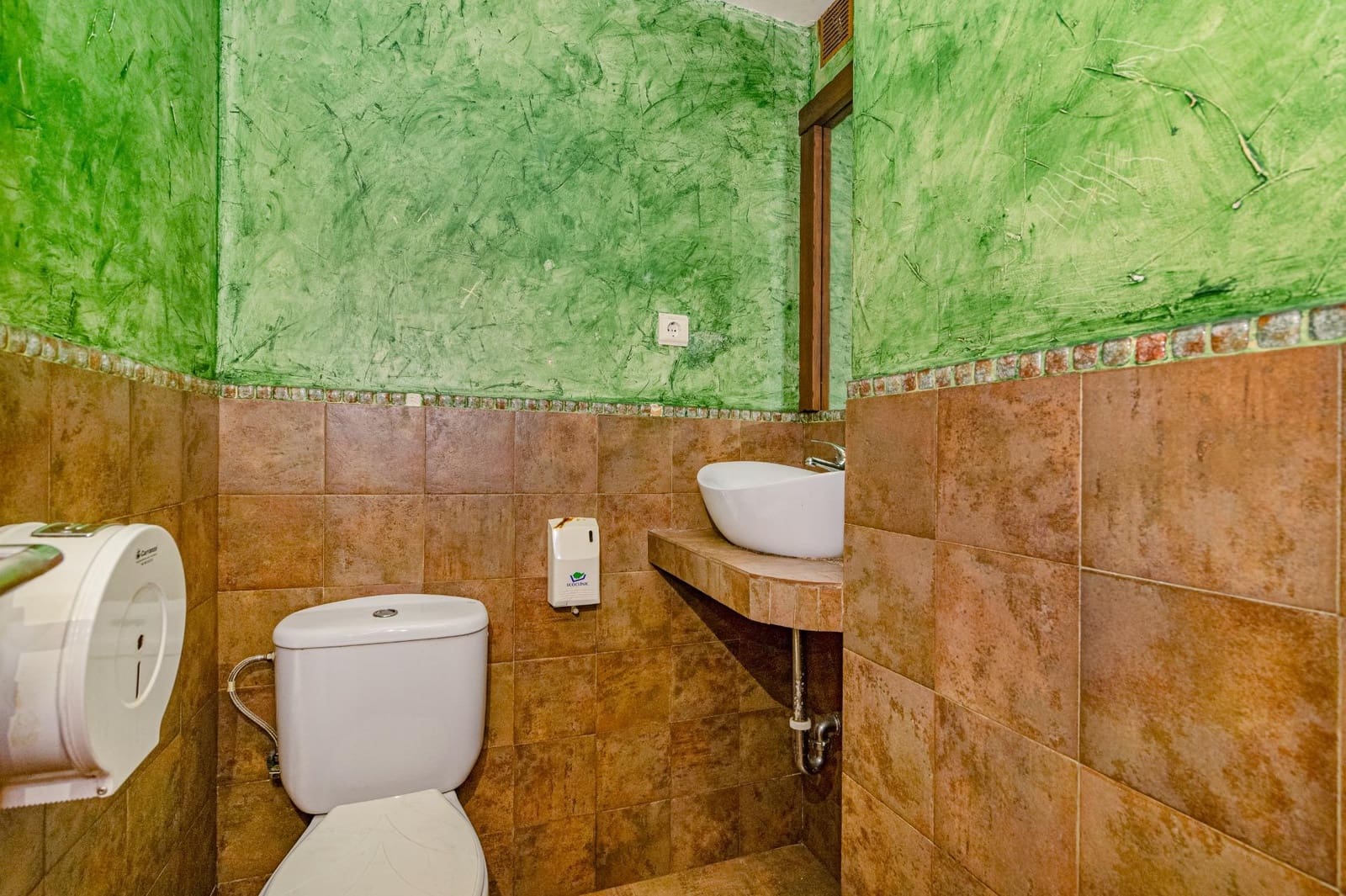 Gewerbe zu verkaufen in Cenes de la Vega - 234.000 € (Ref: 10013950)
