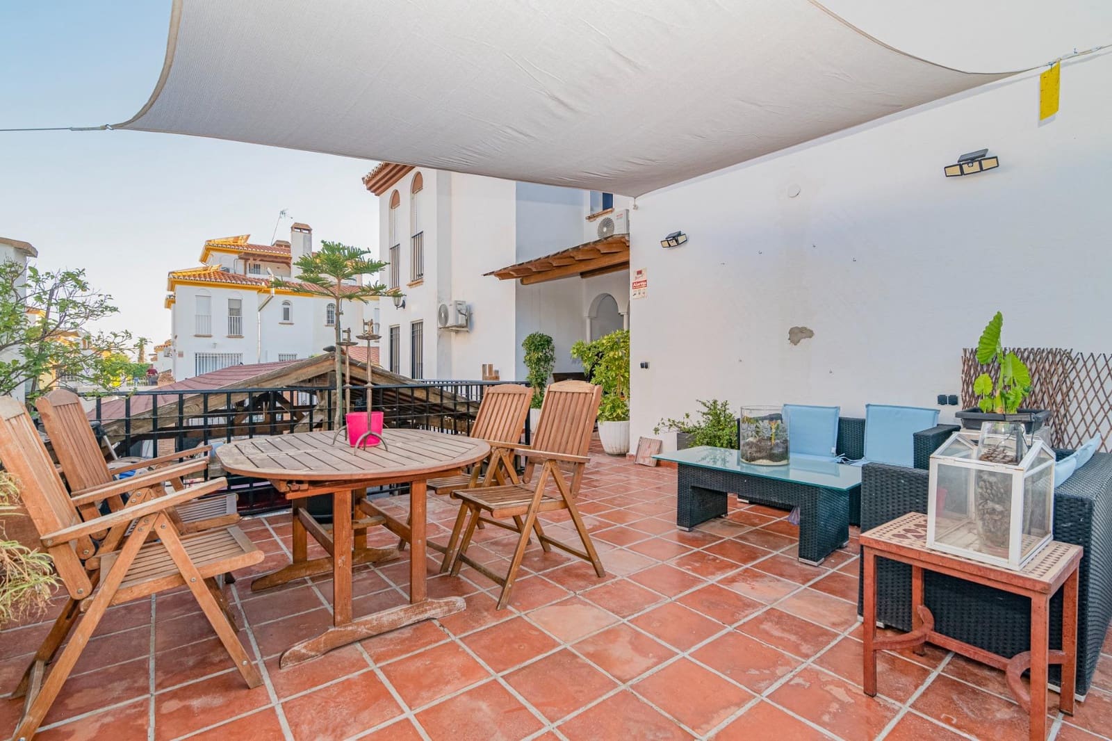 5 bedroom Semi-detached Villa for sale in Peligros with pool garage - € 420,000 (Ref: 10013951)