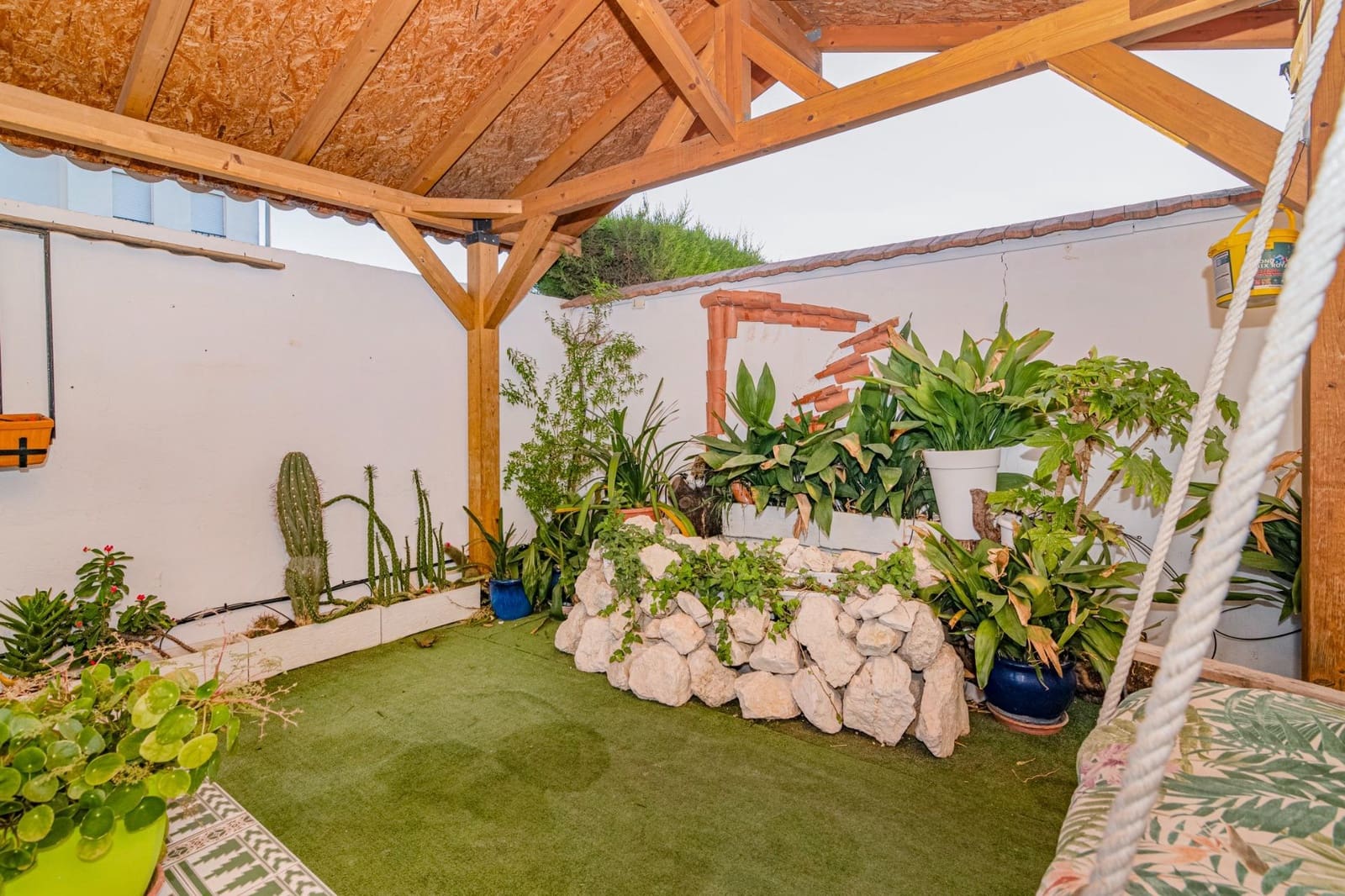 5 bedroom Semi-detached Villa for sale in Peligros with pool garage - € 420,000 (Ref: 10013951)
