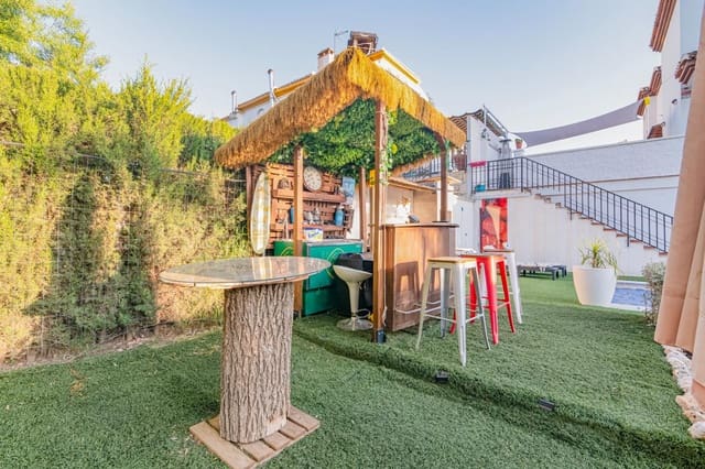 5 Zimmer Doppelhaus zu verkaufen in Peligros mit Pool Garage - 420.000 € (Ref: 10013951)