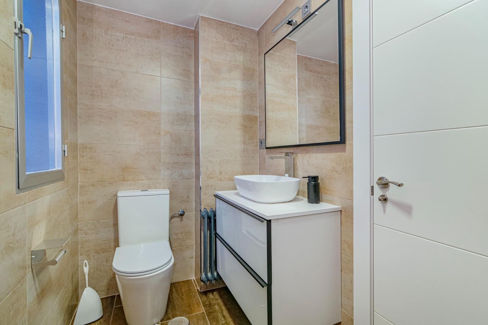 5 bedroom Semi-detached Villa for sale in Peligros with pool garage - € 420,000 (Ref: 10013951)