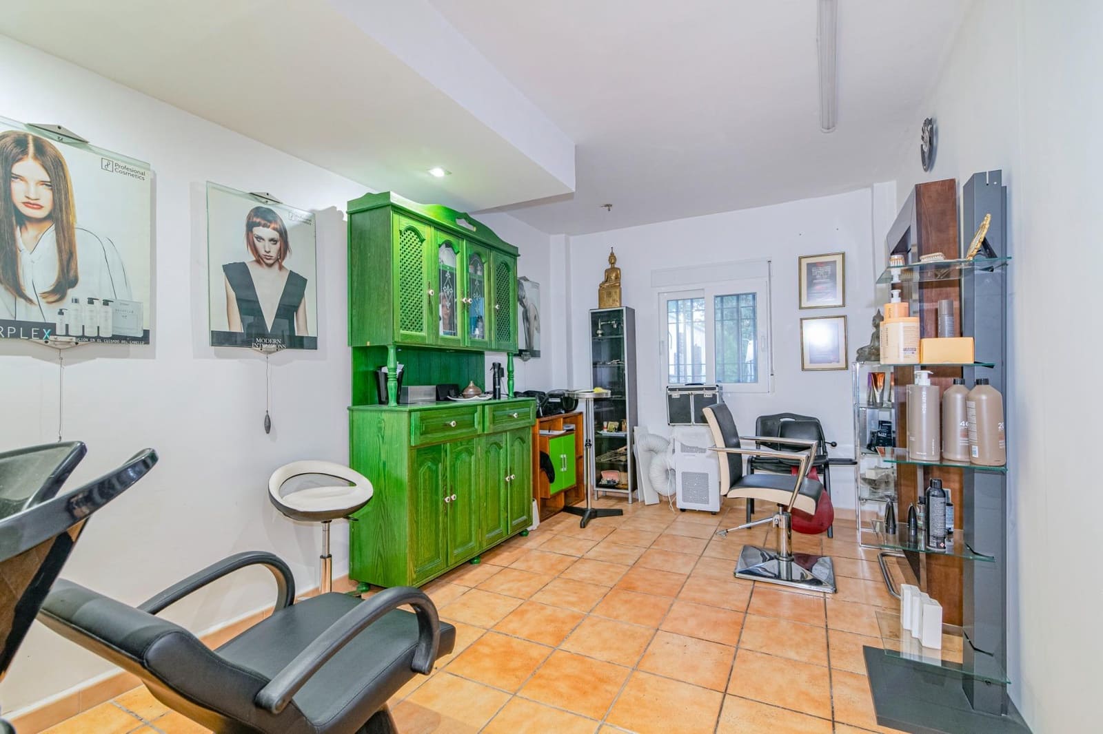 5 bedroom Semi-detached Villa for sale in Peligros with pool garage - € 420,000 (Ref: 10013951)