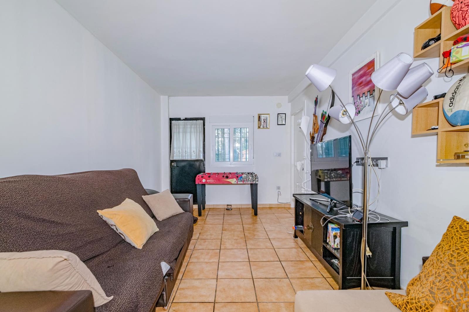 5 bedroom Semi-detached Villa for sale in Peligros with pool garage - € 420,000 (Ref: 10013951)