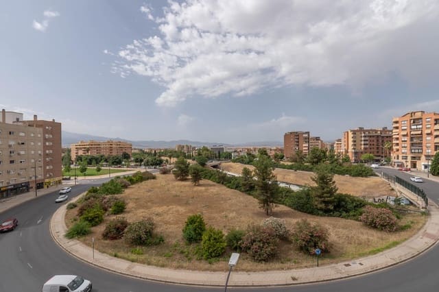 3 Zimmer Wohnung zu verkaufen in Granada Stadt mit Garage - 369.900 € (Ref: 10013953)