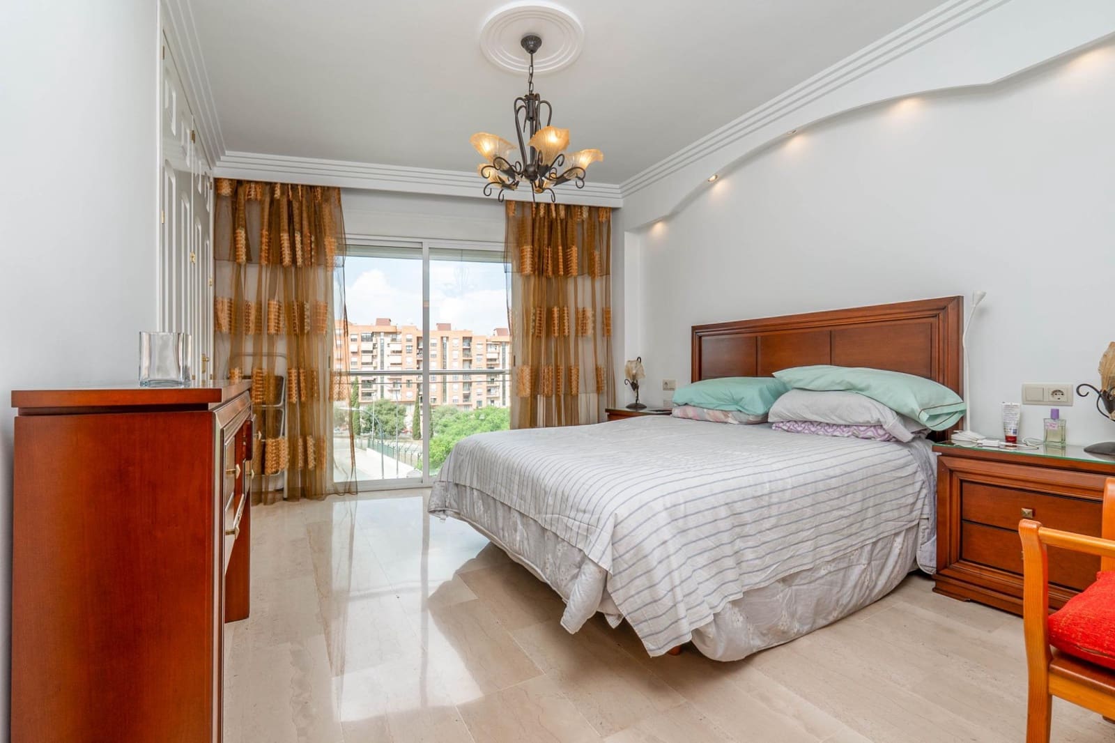 3 Zimmer Wohnung zu verkaufen in Granada Stadt mit Garage - 369.900 € (Ref: 10013953)