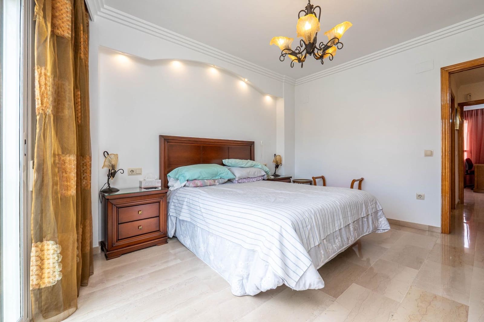 3 Zimmer Wohnung zu verkaufen in Granada Stadt mit Garage - 369.900 € (Ref: 10013953)