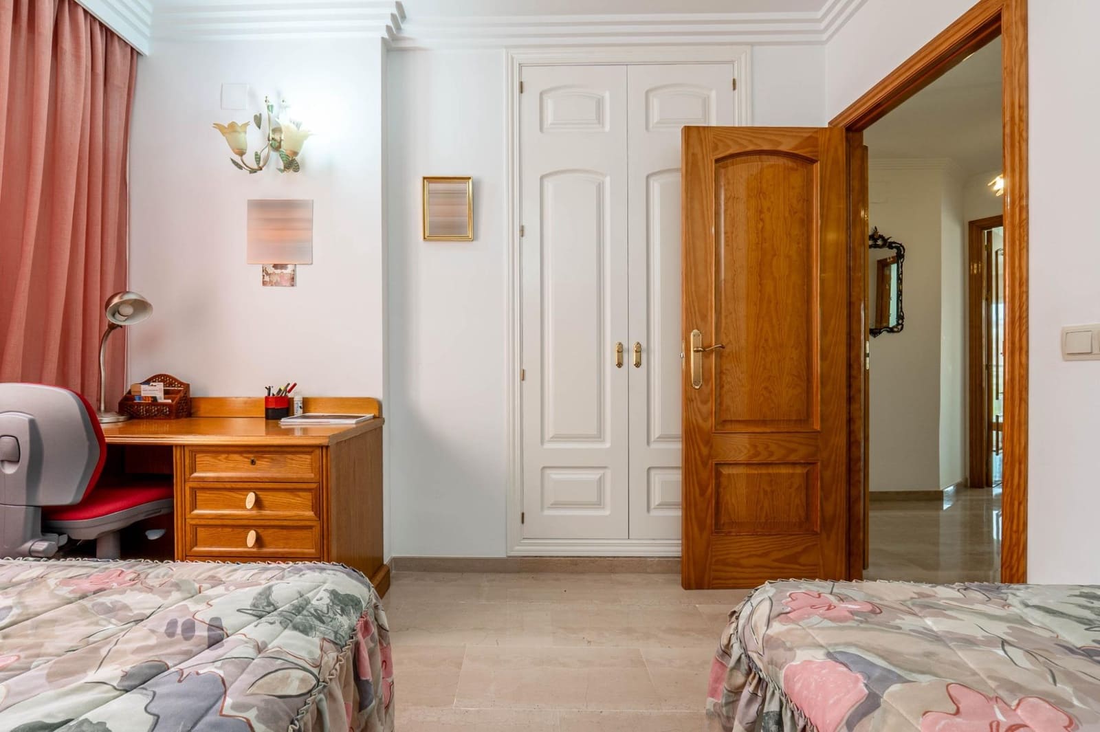 3 Zimmer Wohnung zu verkaufen in Granada Stadt mit Garage - 369.900 € (Ref: 10013953)