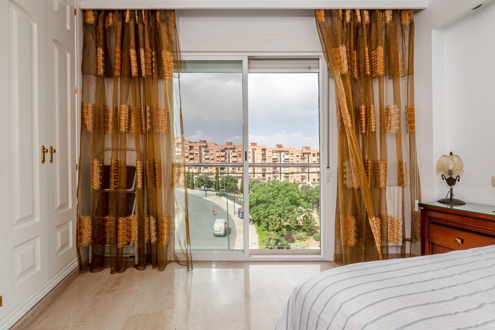 3 Zimmer Wohnung zu verkaufen in Granada Stadt mit Garage - 369.900 € (Ref: 10013953)