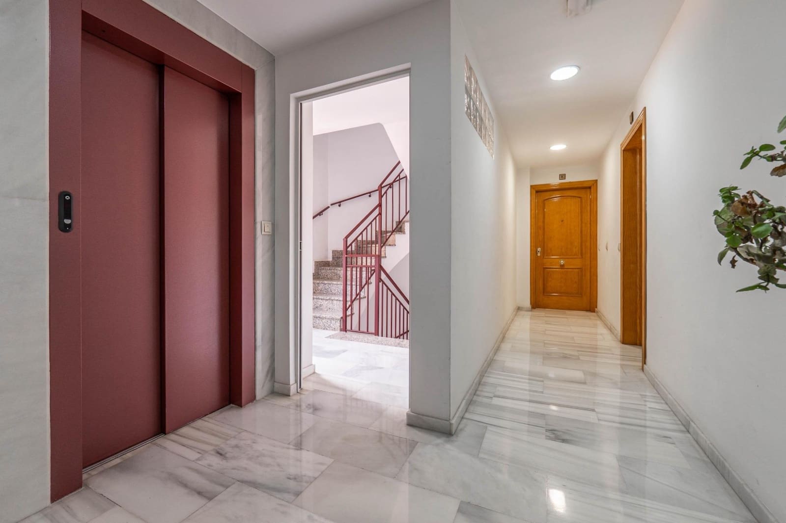 3 Zimmer Wohnung zu verkaufen in Granada Stadt mit Garage - 369.900 € (Ref: 10013953)