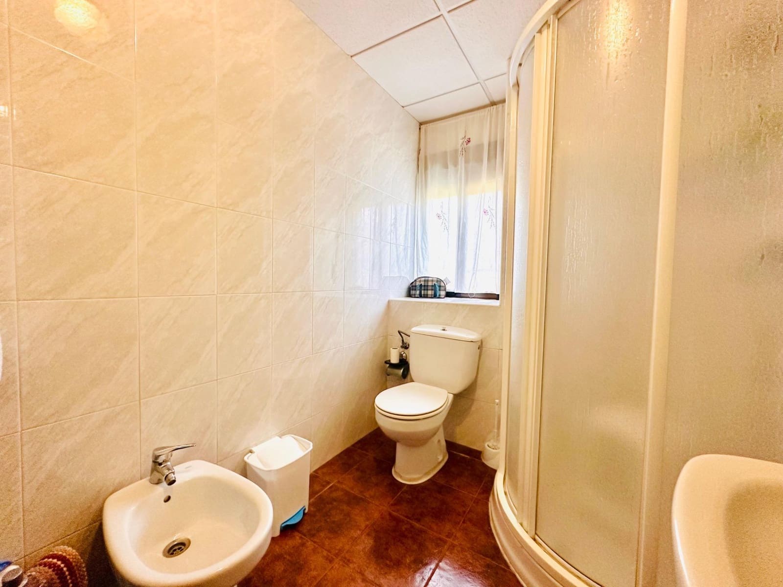 3 makuuhuone Maalaistalo myytävänä paikassa Loja mukana uima-altaan - 255 000 € (Ref: 10013954)