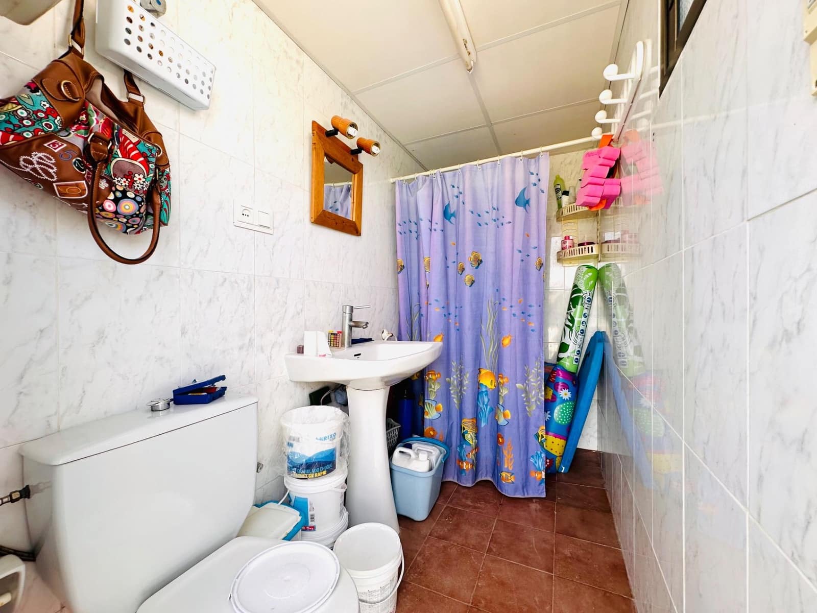 3 makuuhuone Maalaistalo myytävänä paikassa Loja mukana uima-altaan - 255 000 € (Ref: 10013954)