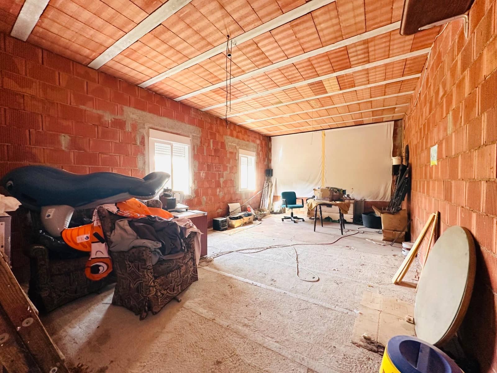 3 makuuhuone Maalaistalo myytävänä paikassa Loja mukana uima-altaan - 255 000 € (Ref: 10013954)
