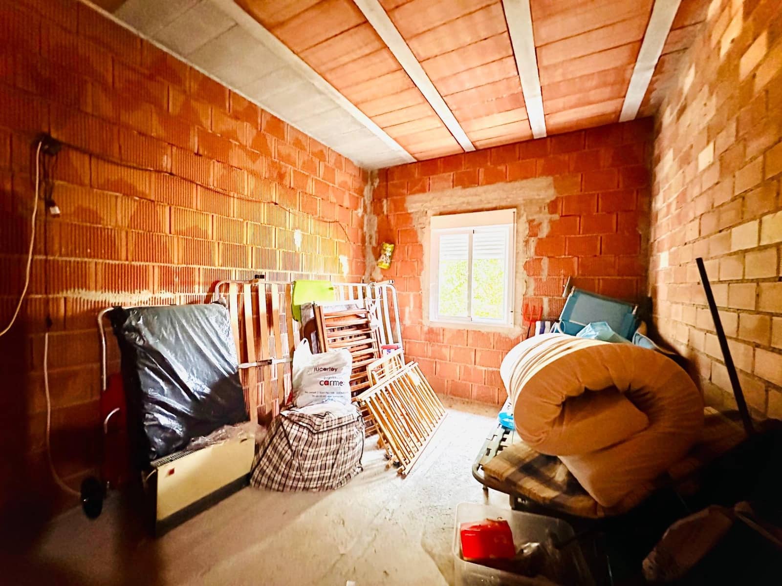 3 makuuhuone Maalaistalo myytävänä paikassa Loja mukana uima-altaan - 255 000 € (Ref: 10013954)