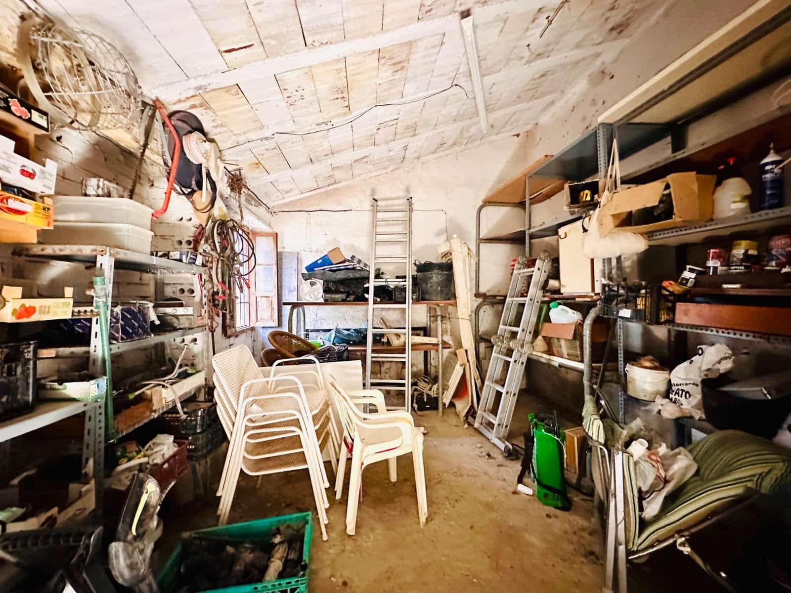 3 makuuhuone Maalaistalo myytävänä paikassa Loja mukana uima-altaan - 255 000 € (Ref: 10013954)