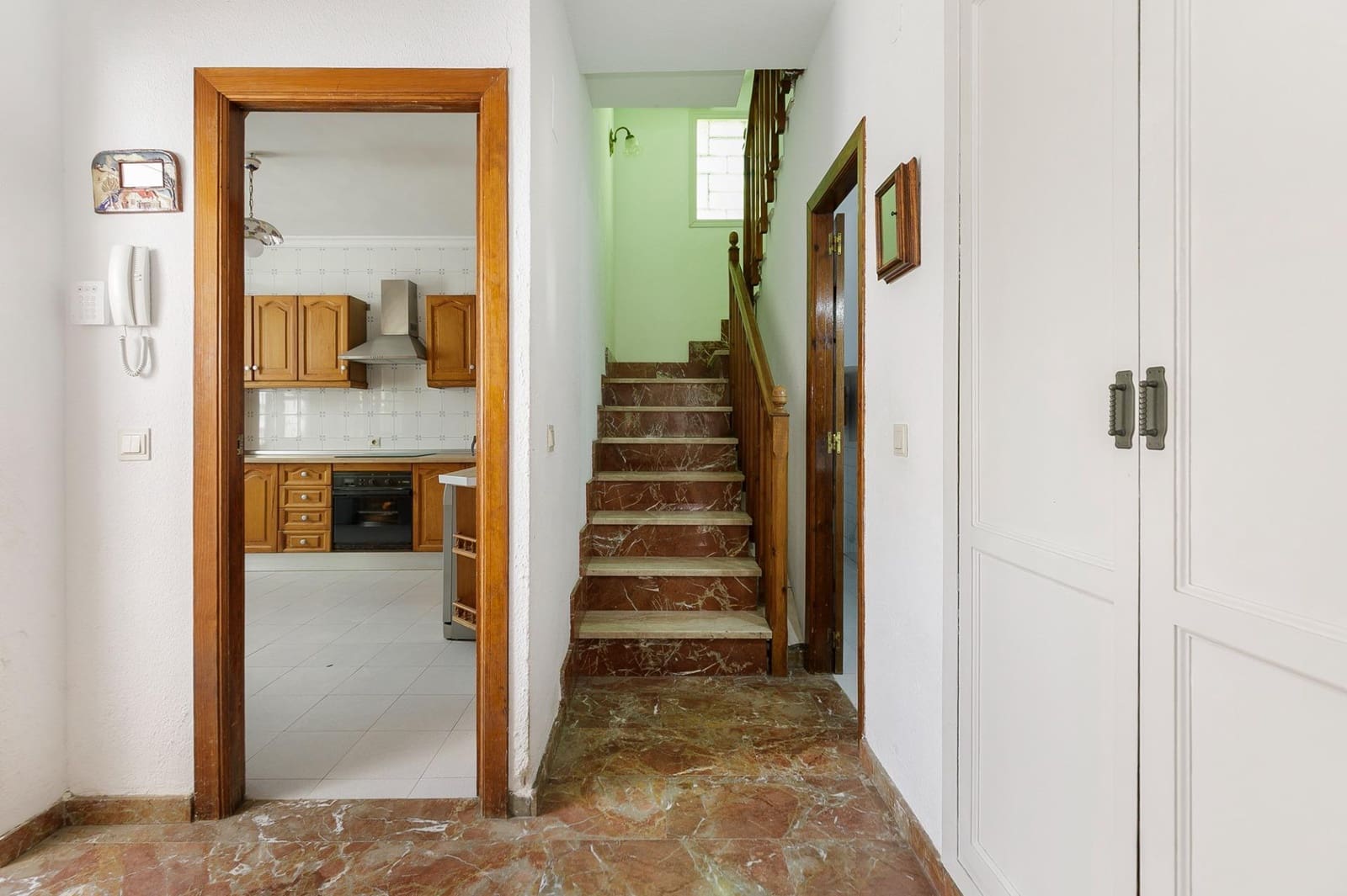 4 sovrum Villa till salu i Ogijares med pool garage - 325 000 € (Ref: 10013959)