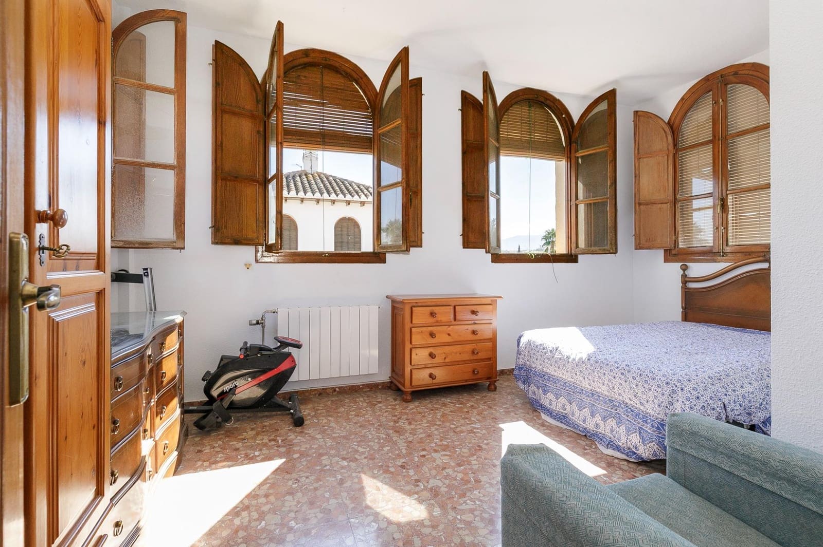 4 sovrum Villa till salu i Ogijares med pool garage - 325 000 € (Ref: 10013959)