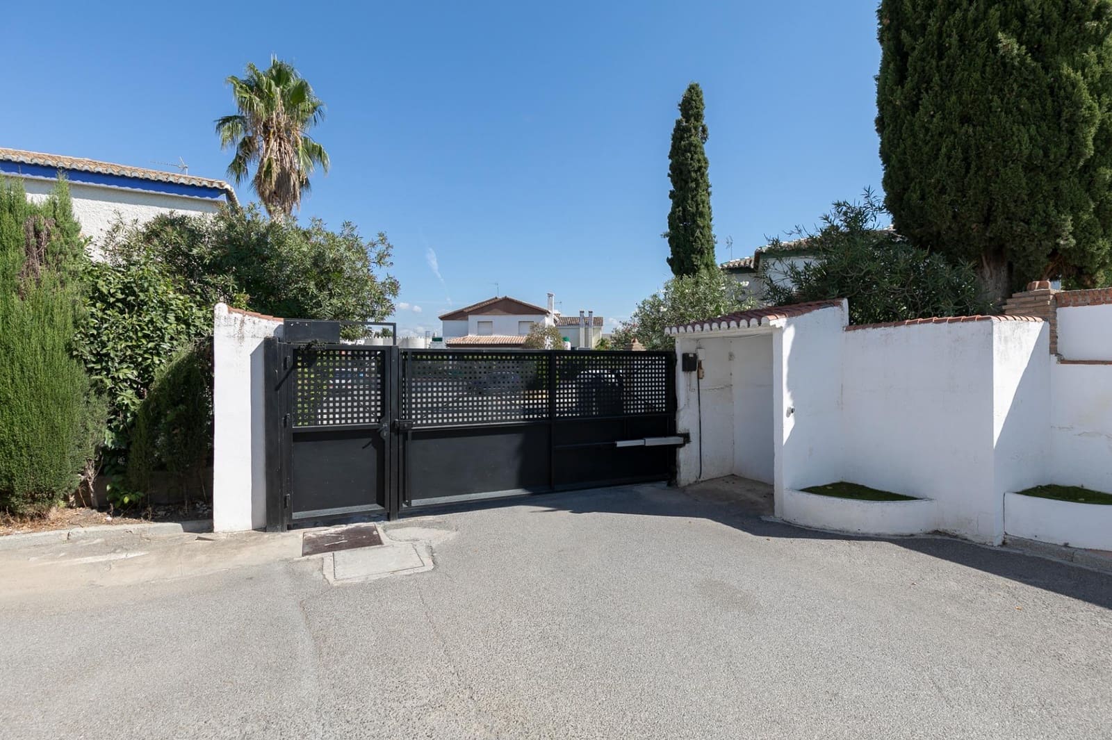 4 sovrum Villa till salu i Ogijares med pool garage - 325 000 € (Ref: 10013959)