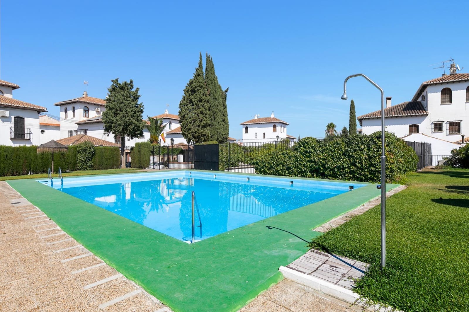4 sovrum Villa till salu i Ogijares med pool garage - 325 000 € (Ref: 10013959)