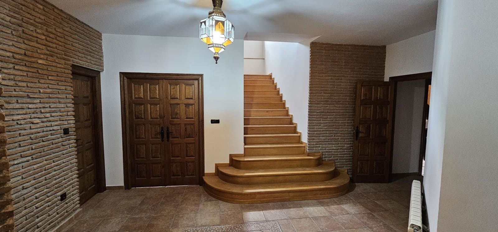 4 bedroom Semi-detached Villa for sale in Santa Fe with pool garage - € 450,000 (Ref: 10013960)