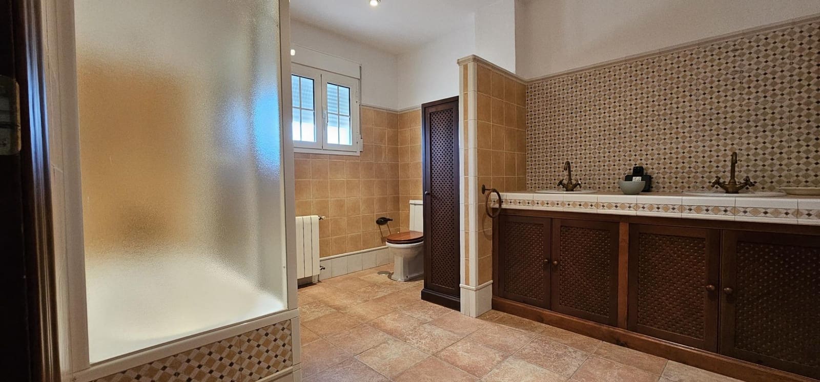 4 bedroom Semi-detached Villa for sale in Santa Fe with pool garage - € 450,000 (Ref: 10013960)