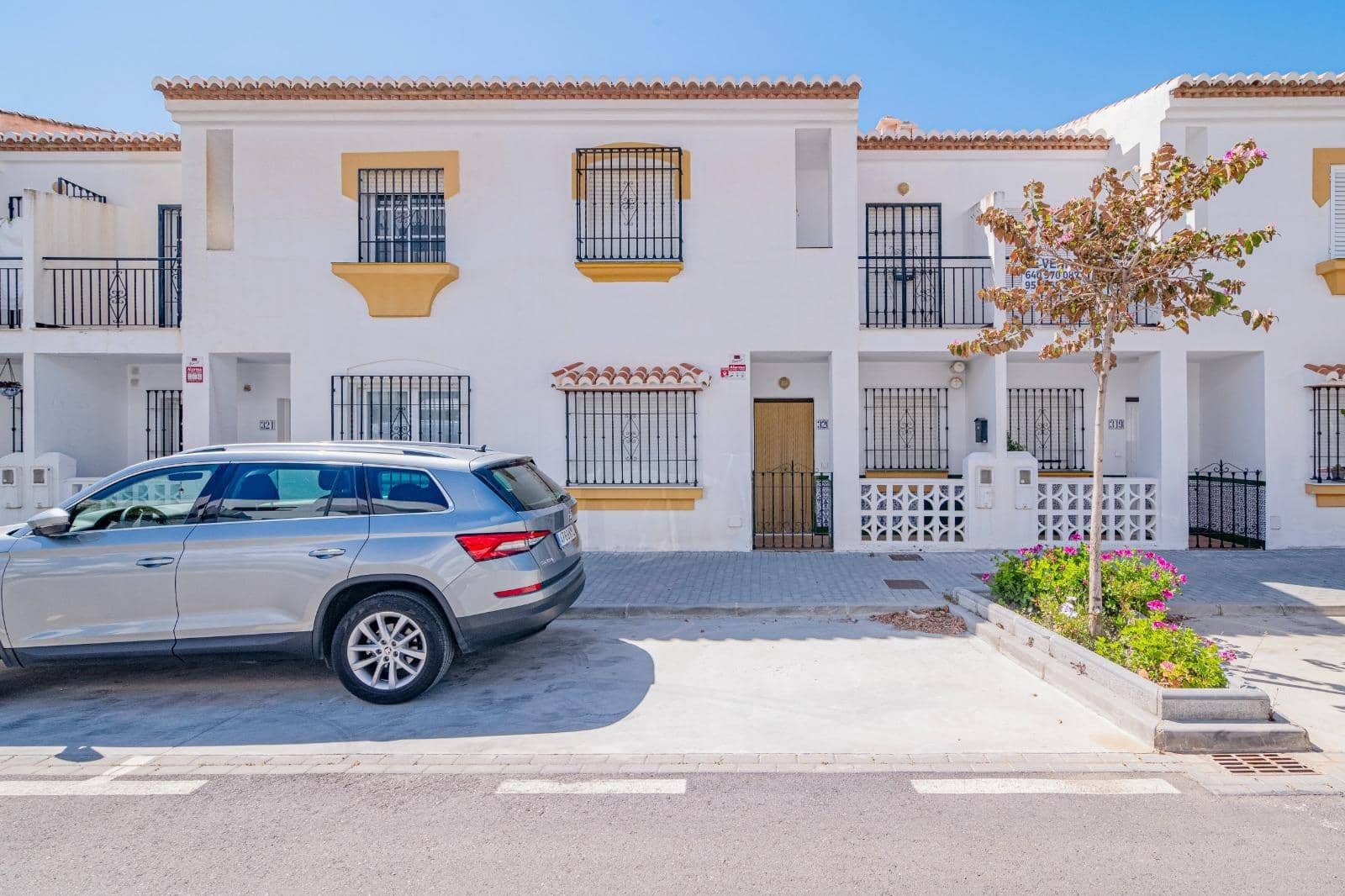4 quarto Moradia em Banda para venda em Salobrena com piscina garagem - 354 900 € (Ref: 10013963)