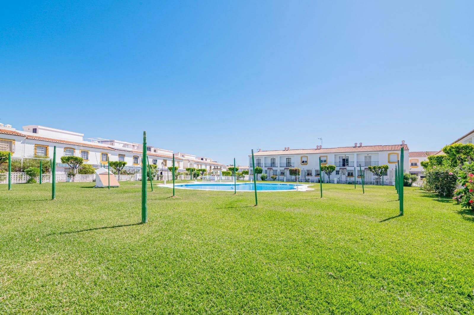4 quarto Moradia em Banda para venda em Salobrena com piscina garagem - 354 900 € (Ref: 10013963)