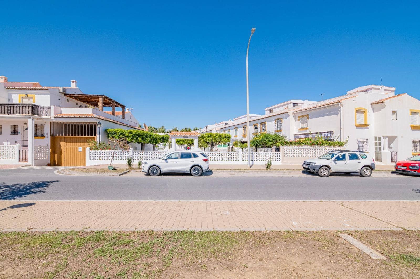 4 quarto Moradia em Banda para venda em Salobrena com piscina garagem - 354 900 € (Ref: 10013963)