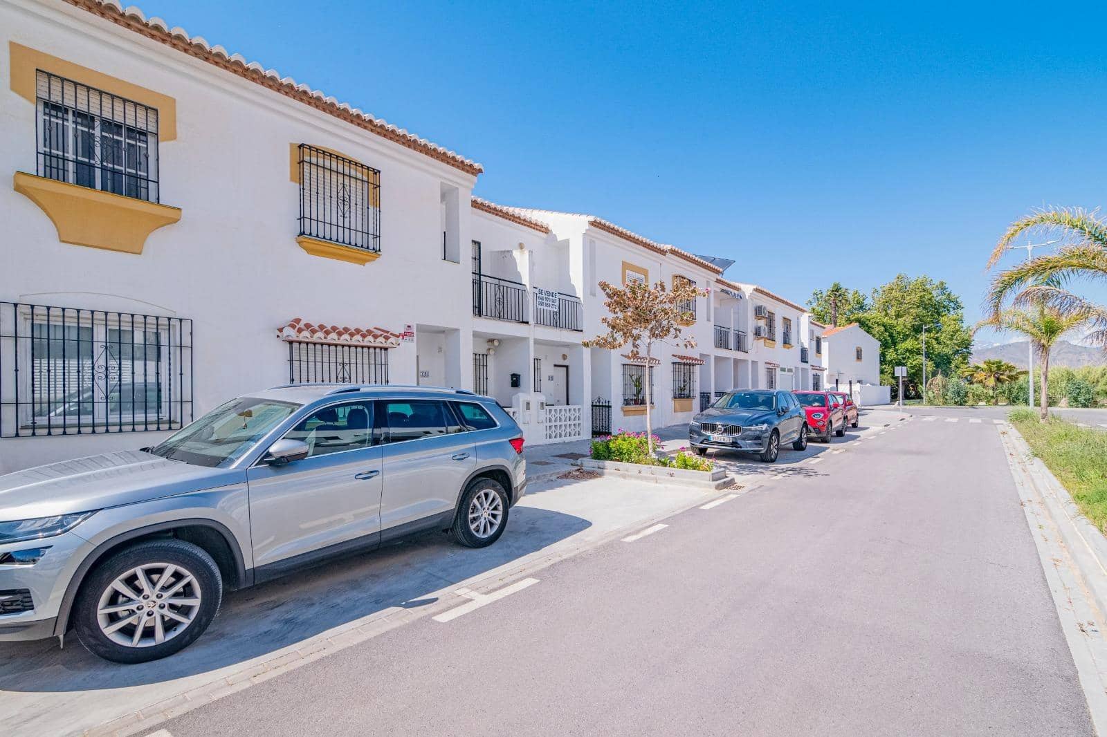 4 quarto Moradia em Banda para venda em Salobrena com piscina garagem - 354 900 € (Ref: 10013963)