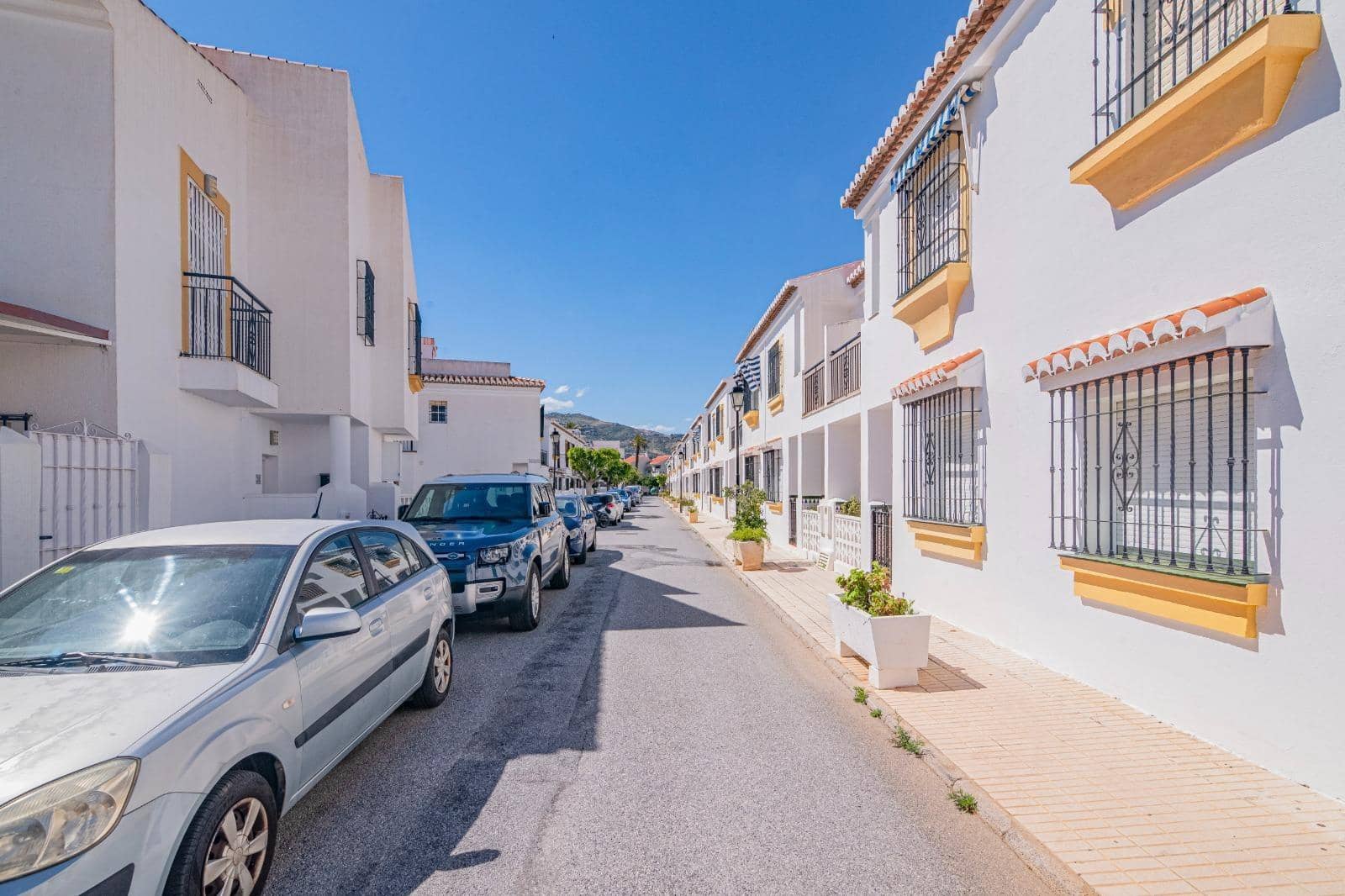 4 quarto Moradia em Banda para venda em Salobrena com piscina garagem - 354 900 € (Ref: 10013963)