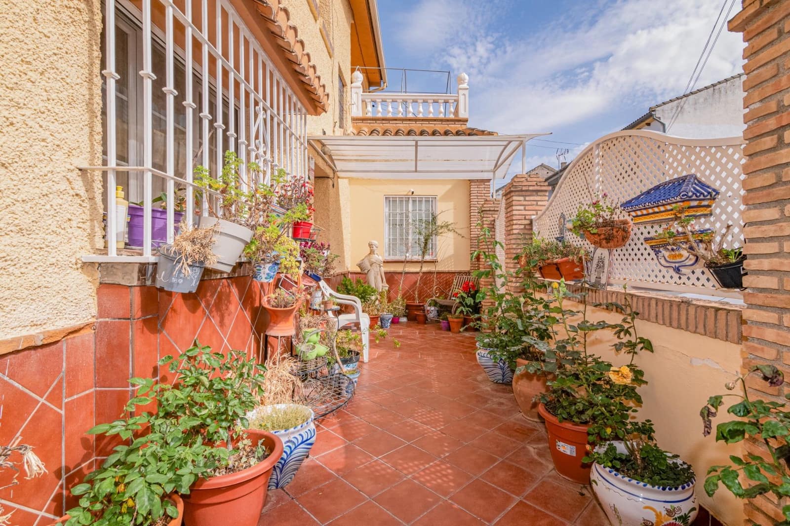 5 sypialnia Willa na sprzedaż w Ogijares z garażem - 329 900 € (Ref: 10013968)